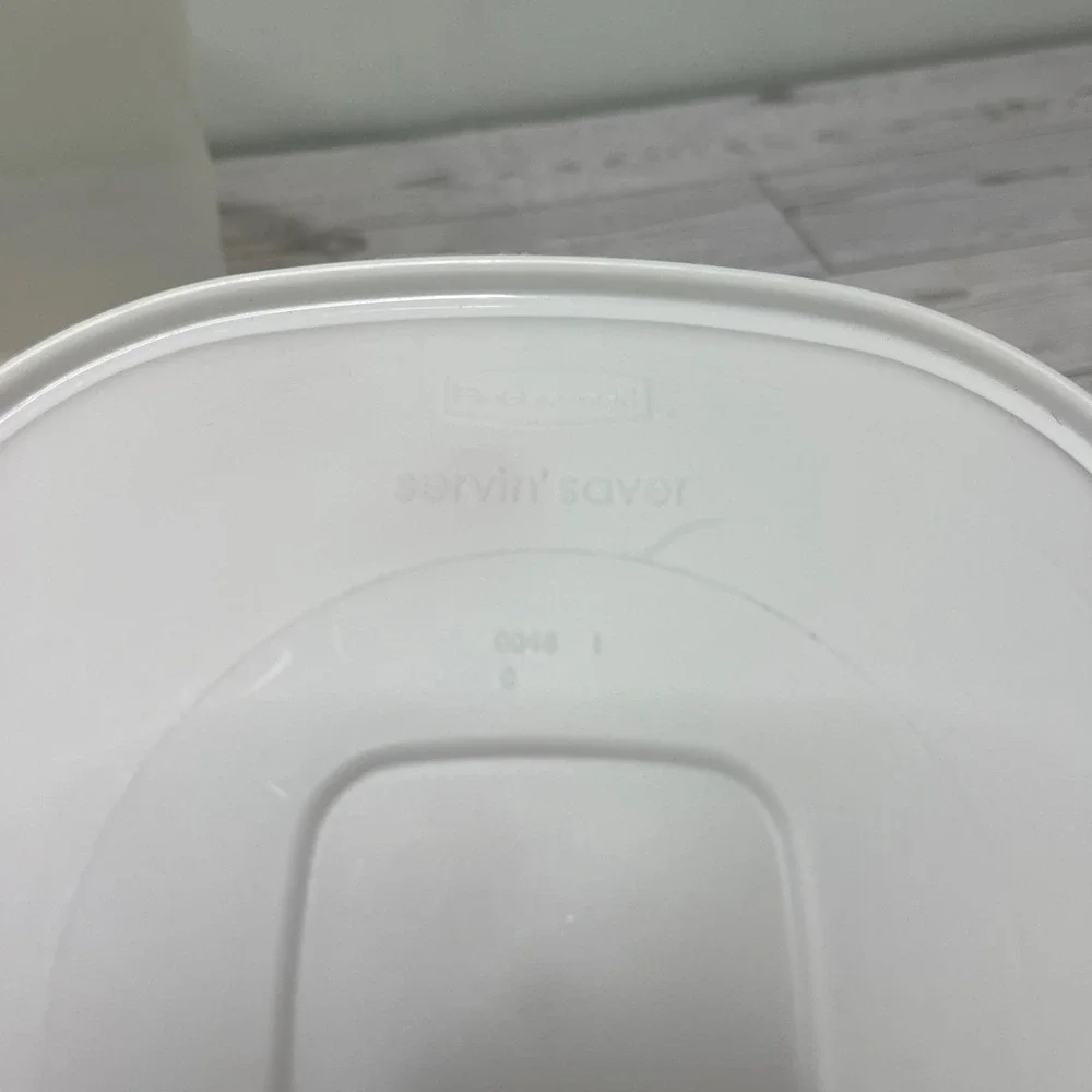 Rubbermaid Servin Saver 3 QT 2.8L Square Food Storage Container White Lid 6 0047